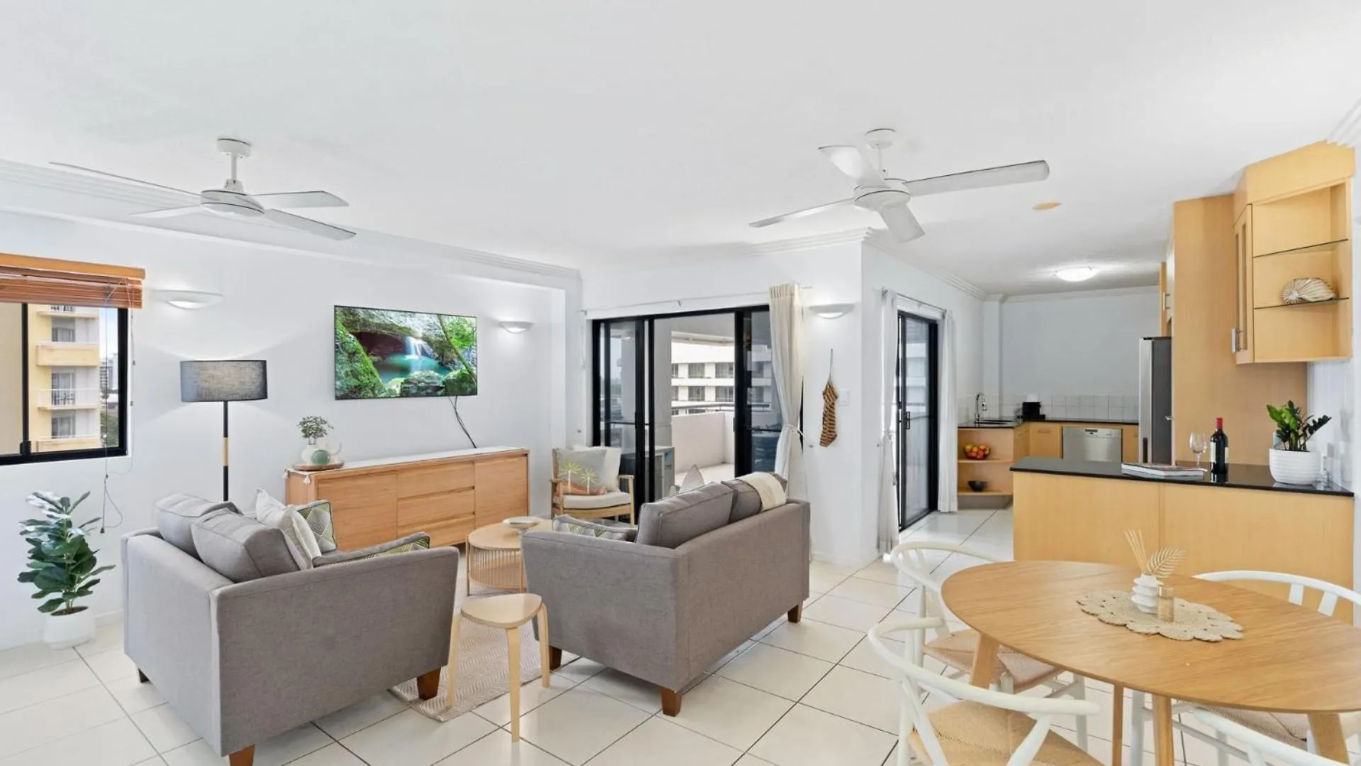 Belle Escapes 702 Cbd Apartment With Elevated City And Water Views Cairns Australia